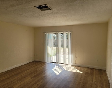 1236 Dovehill Drive - Photo Thumbnail 5