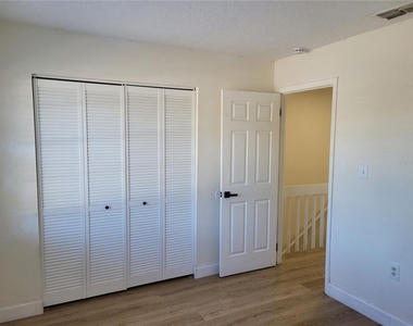 1236 Dovehill Drive - Photo Thumbnail 25