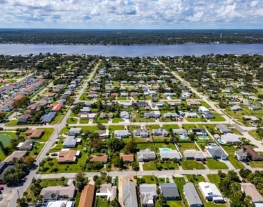 497 Grandview Avenue - Photo Thumbnail 43