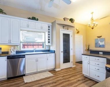 497 Grandview Avenue - Photo Thumbnail 17