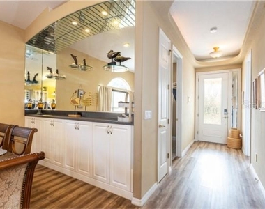 497 Grandview Avenue - Photo Thumbnail 10