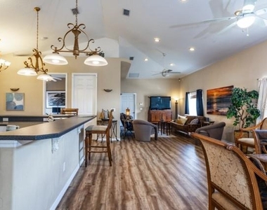 497 Grandview Avenue - Photo Thumbnail 24