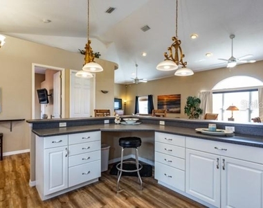 497 Grandview Avenue - Photo Thumbnail 19