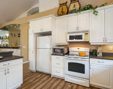 497 Grandview Avenue - Photo Thumbnail 13