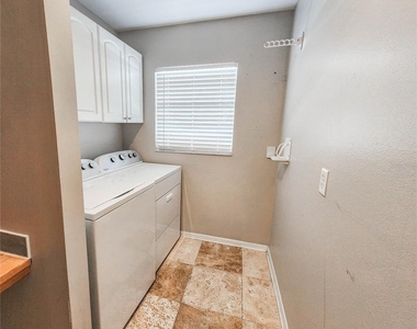 24 Claridge Court S - Photo Thumbnail 22