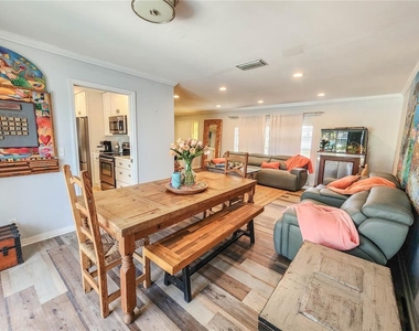 24 Claridge Court S - Photo Thumbnail 7