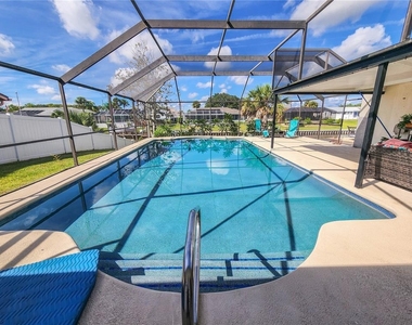 24 Claridge Court S - Photo Thumbnail 44