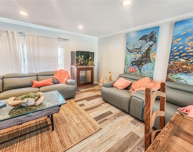 24 Claridge Court S - Photo Thumbnail 5