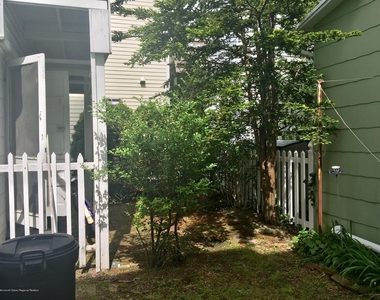 35 1/2 Olin Street - Photo Thumbnail 5