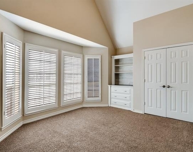 529 Chippendale Drive - Photo Thumbnail 23