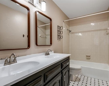 529 Chippendale Drive - Photo Thumbnail 24