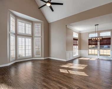 529 Chippendale Drive - Photo Thumbnail 10