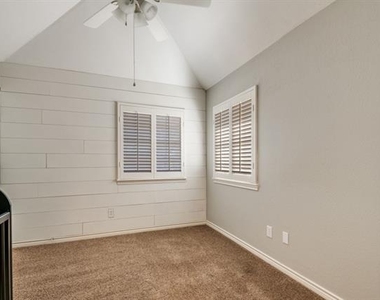 529 Chippendale Drive - Photo Thumbnail 27