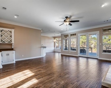 529 Chippendale Drive - Photo Thumbnail 7