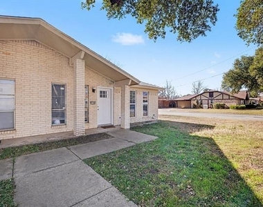 7700 Mary Drive - Photo Thumbnail 3