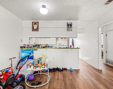 7700 Mary Drive - Photo Thumbnail 10