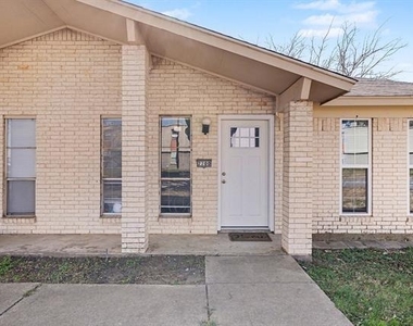 7700 Mary Drive - Photo Thumbnail 4