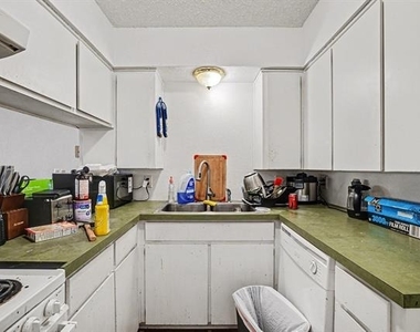 7700 Mary Drive - Photo Thumbnail 11
