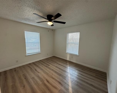 762 E Warrior Trail - Photo Thumbnail 5