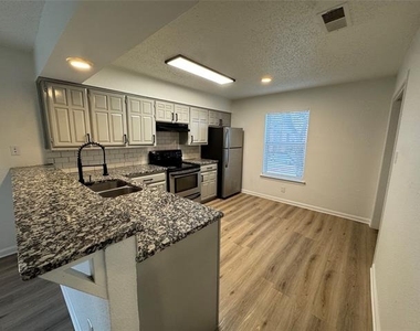 762 E Warrior Trail - Photo Thumbnail 2