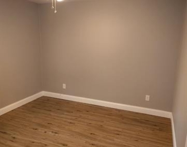 102 Plumthicket Lane - Photo Thumbnail 5