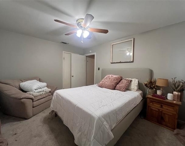 3025 Olive Place - Photo Thumbnail 16