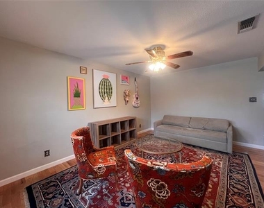 3025 Olive Place - Photo Thumbnail 4