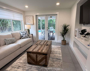 800 Se 11th Court - Photo Thumbnail 15