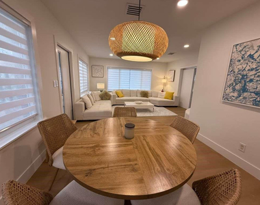 800 Se 11th Court - Photo Thumbnail 2