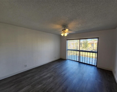 9421 Nw 15th Street - Photo Thumbnail 13