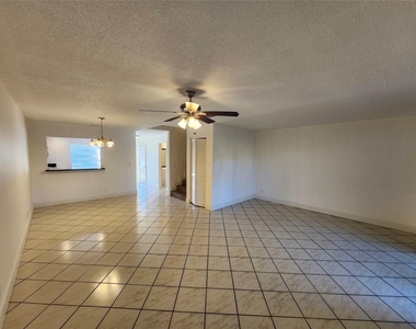 9421 Nw 15th Street - Photo Thumbnail 5
