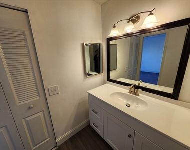 9421 Nw 15th Street - Photo Thumbnail 15
