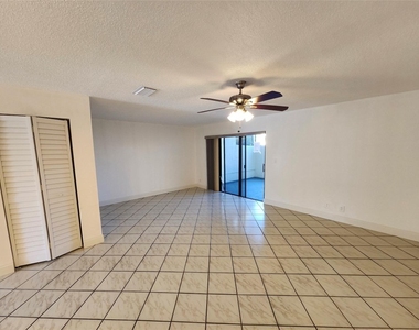 9421 Nw 15th Street - Photo Thumbnail 4