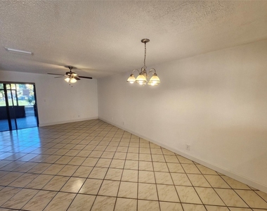 9421 Nw 15th Street - Photo Thumbnail 3