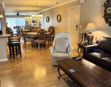 6219 Bay Club Drive - Photo Thumbnail 10