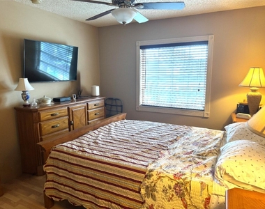 6219 Bay Club Drive - Photo Thumbnail 11