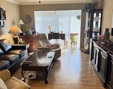 6219 Bay Club Drive - Photo Thumbnail 4