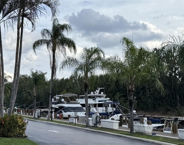 6219 Bay Club Drive - Photo Thumbnail 26