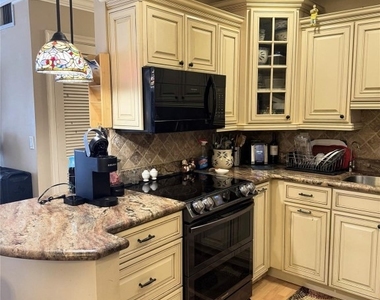 6219 Bay Club Drive - Photo Thumbnail 8