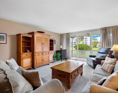 801 Cypress Boulevard - Photo Thumbnail 8