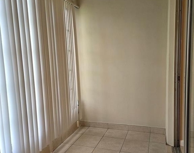 8590 Sunrise Lakes Boulevard - Photo Thumbnail 8