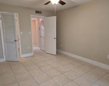 8590 Sunrise Lakes Boulevard - Photo Thumbnail 15