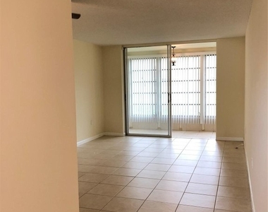 8590 Sunrise Lakes Boulevard - Photo Thumbnail 5