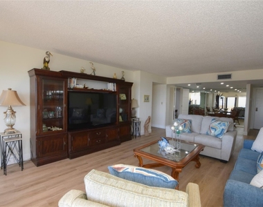 4900 N Ocean Boulevard - Photo Thumbnail 2