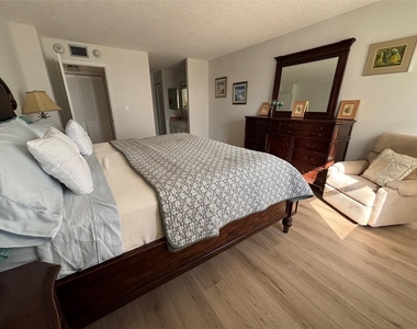 4900 N Ocean Boulevard - Photo Thumbnail 5