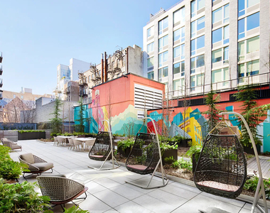 East 13th Street, New York, NY 10009 - Photo Thumbnail 6