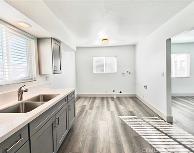 6728 Whittier Avenue - Photo Thumbnail 7