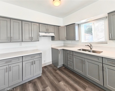 6728 Whittier Avenue - Photo Thumbnail 5