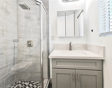 6728 Whittier Avenue - Photo Thumbnail 12