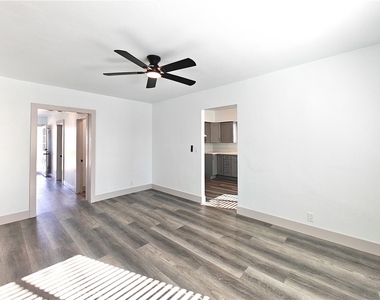 6728 Whittier Avenue - Photo Thumbnail 3